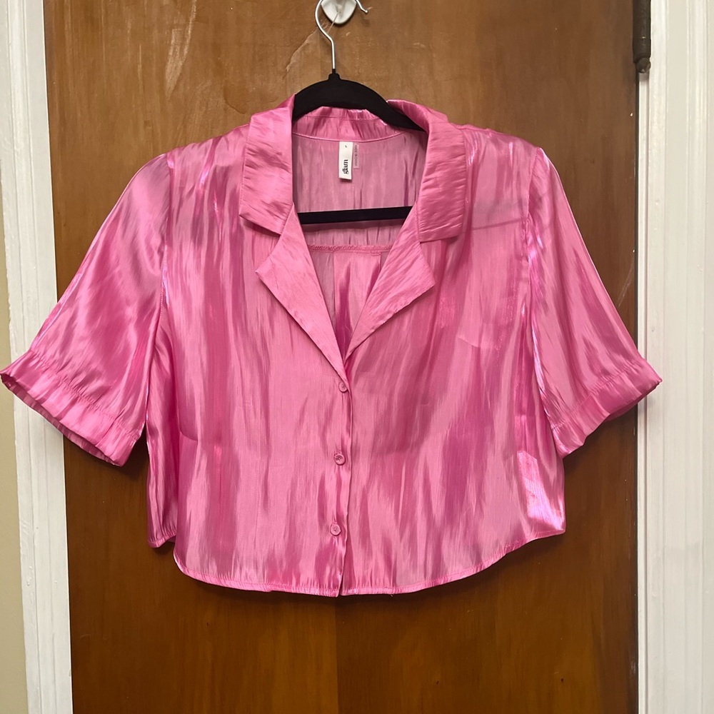 🆕. GLAM Pink Satin type Women's Top L. AA